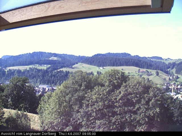 Webcam-Bild: Aussicht vom Dorfberg in Langnau 20070614-090500