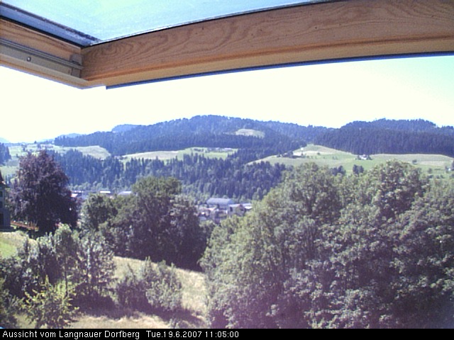 Webcam-Bild: Aussicht vom Dorfberg in Langnau 20070619-110500