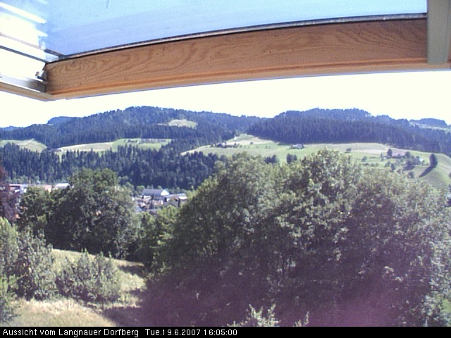 Webcam-Bild: Aussicht vom Dorfberg in Langnau 20070619-160500