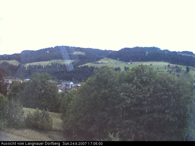 Webcam-Bild: Aussicht vom Dorfberg in Langnau 20070624-170500