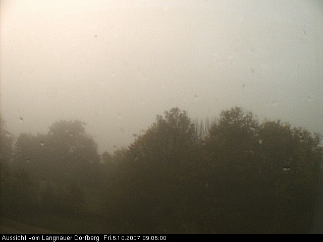 Webcam-Bild: Aussicht vom Dorfberg in Langnau 20071005-090500