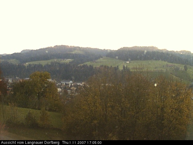 Webcam-Bild: Aussicht vom Dorfberg in Langnau 20071101-170500
