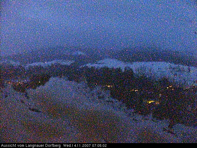 Webcam-Bild: Aussicht vom Dorfberg in Langnau 20071114-070500