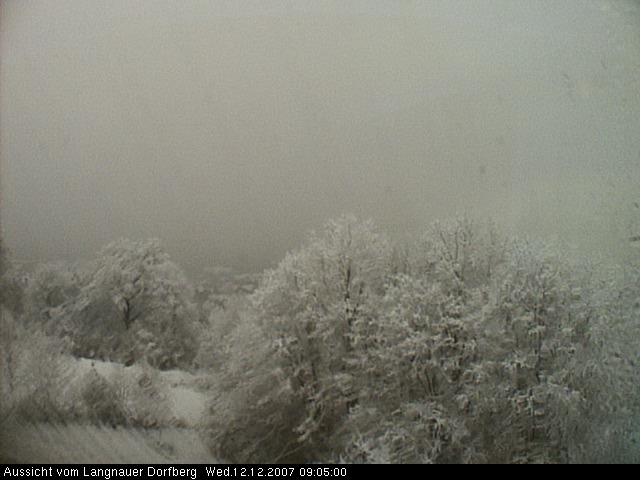 Webcam-Bild: Aussicht vom Dorfberg in Langnau 20071212-090500