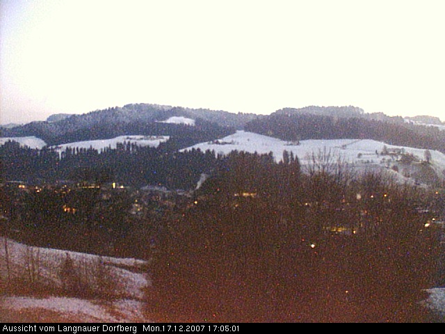 Webcam-Bild: Aussicht vom Dorfberg in Langnau 20071217-170500