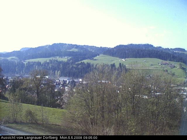 Webcam-Bild: Aussicht vom Dorfberg in Langnau 20080505-090500