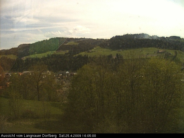 Webcam-Bild: Aussicht vom Dorfberg in Langnau 20090425-160500
