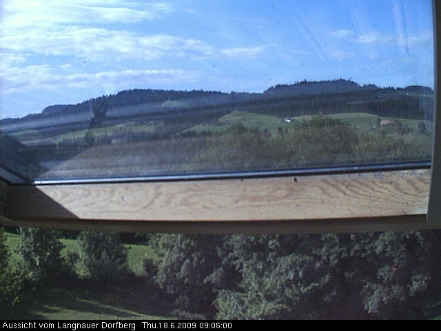Webcam-Bild: Aussicht vom Dorfberg in Langnau 20090618-090500