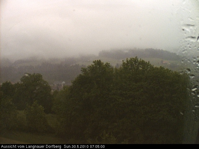 Webcam-Bild: Aussicht vom Dorfberg in Langnau 20100530-070500