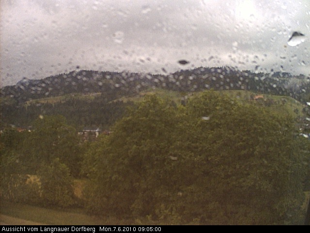 Webcam-Bild: Aussicht vom Dorfberg in Langnau 20100607-090500