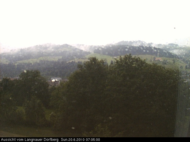 Webcam-Bild: Aussicht vom Dorfberg in Langnau 20100620-070500