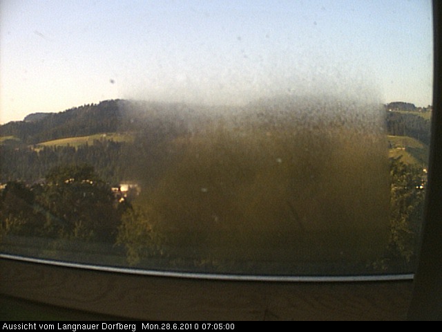 Webcam-Bild: Aussicht vom Dorfberg in Langnau 20100628-070500