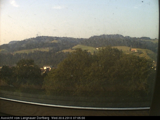 Webcam-Bild: Aussicht vom Dorfberg in Langnau 20100630-070500