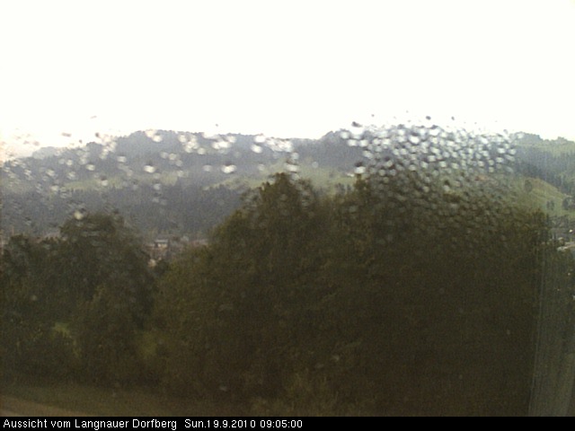 Webcam-Bild: Aussicht vom Dorfberg in Langnau 20100919-090500