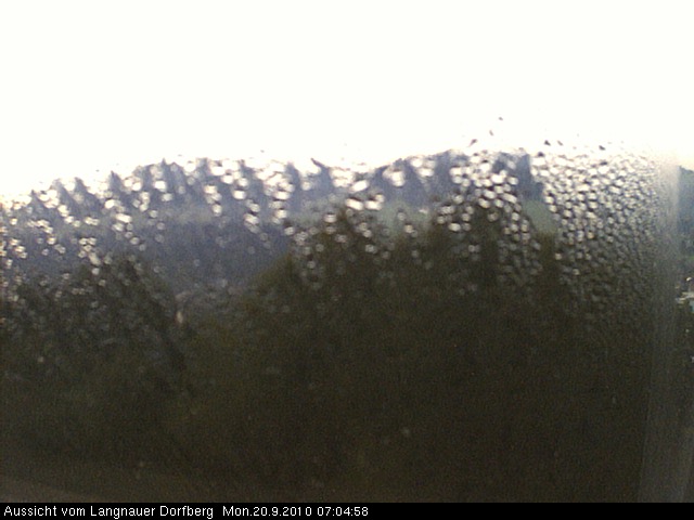 Webcam-Bild: Aussicht vom Dorfberg in Langnau 20100920-070500