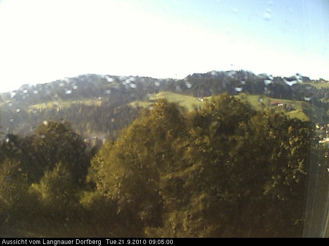 Webcam-Bild: Aussicht vom Dorfberg in Langnau 20100921-090500