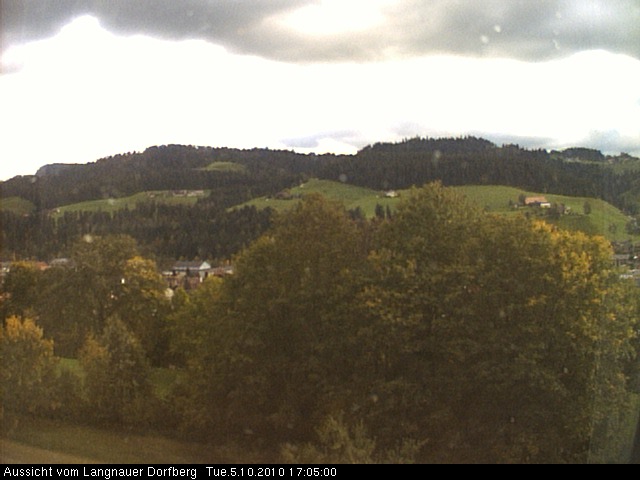 Webcam-Bild: Aussicht vom Dorfberg in Langnau 20101005-170500