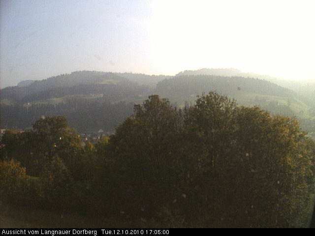 Webcam-Bild: Aussicht vom Dorfberg in Langnau 20101012-170500