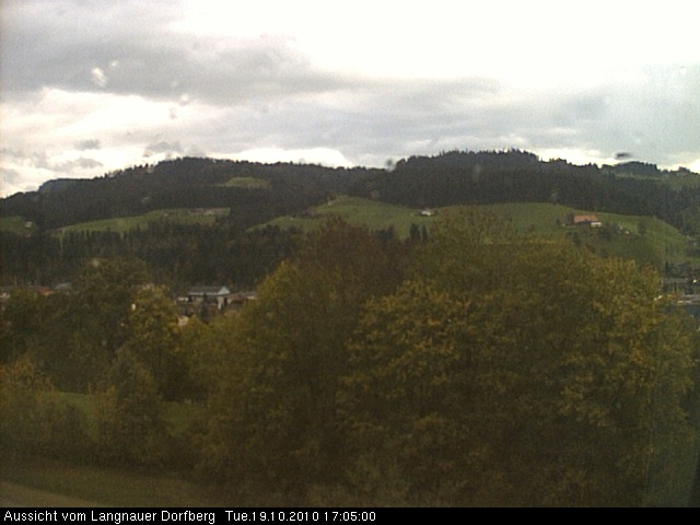 Webcam-Bild: Aussicht vom Dorfberg in Langnau 20101019-170500