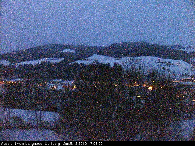 Webcam-Bild: Aussicht vom Dorfberg in Langnau 20101205-170500