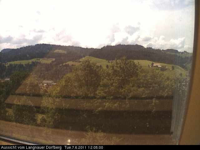 Webcam-Bild: Aussicht vom Dorfberg in Langnau 20110607-120500