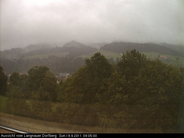 Webcam-Bild: Aussicht vom Dorfberg in Langnau 20110918-090500