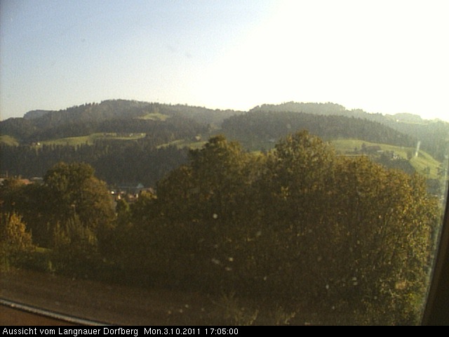 Webcam-Bild: Aussicht vom Dorfberg in Langnau 20111003-170500