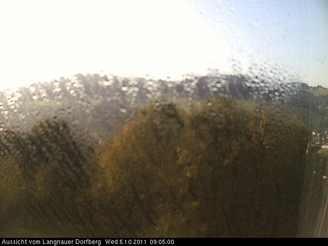 Webcam-Bild: Aussicht vom Dorfberg in Langnau 20111005-090500