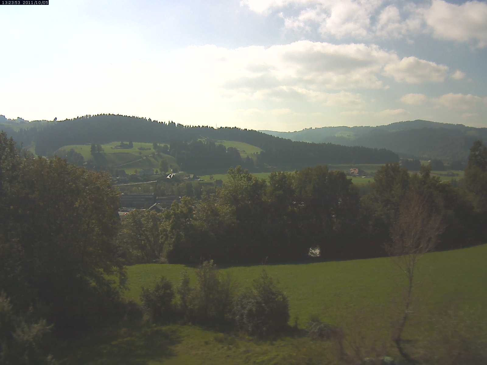 Webcam-Bild: Aussicht vom Dorfberg in Langnau 20111005-142356