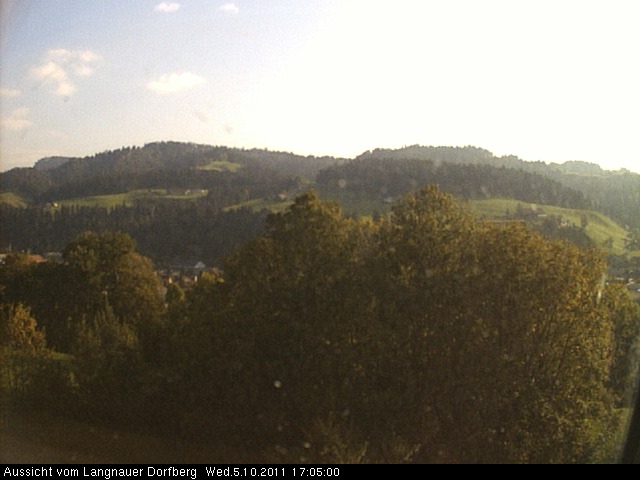 Webcam-Bild: Aussicht vom Dorfberg in Langnau 20111005-170500