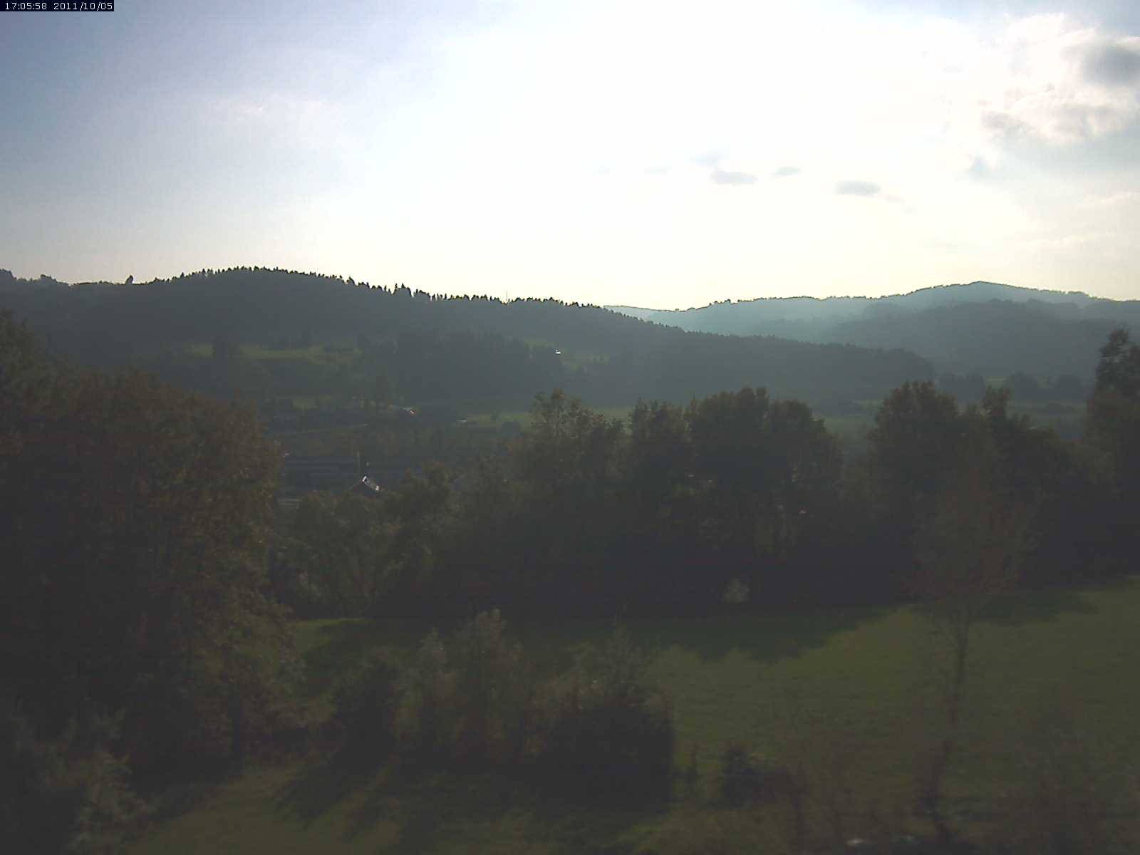 Webcam-Bild: Aussicht vom Dorfberg in Langnau 20111005-170600