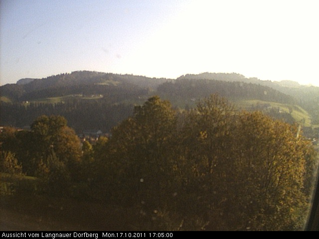 Webcam-Bild: Aussicht vom Dorfberg in Langnau 20111017-170500