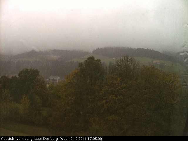 Webcam-Bild: Aussicht vom Dorfberg in Langnau 20111019-170500