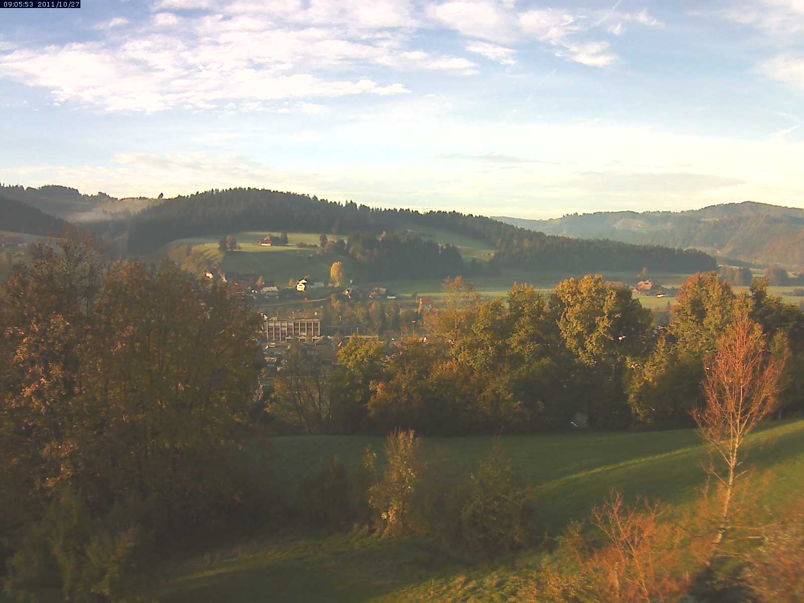 Webcam-Bild: Aussicht vom Dorfberg in Langnau 20111027-090600