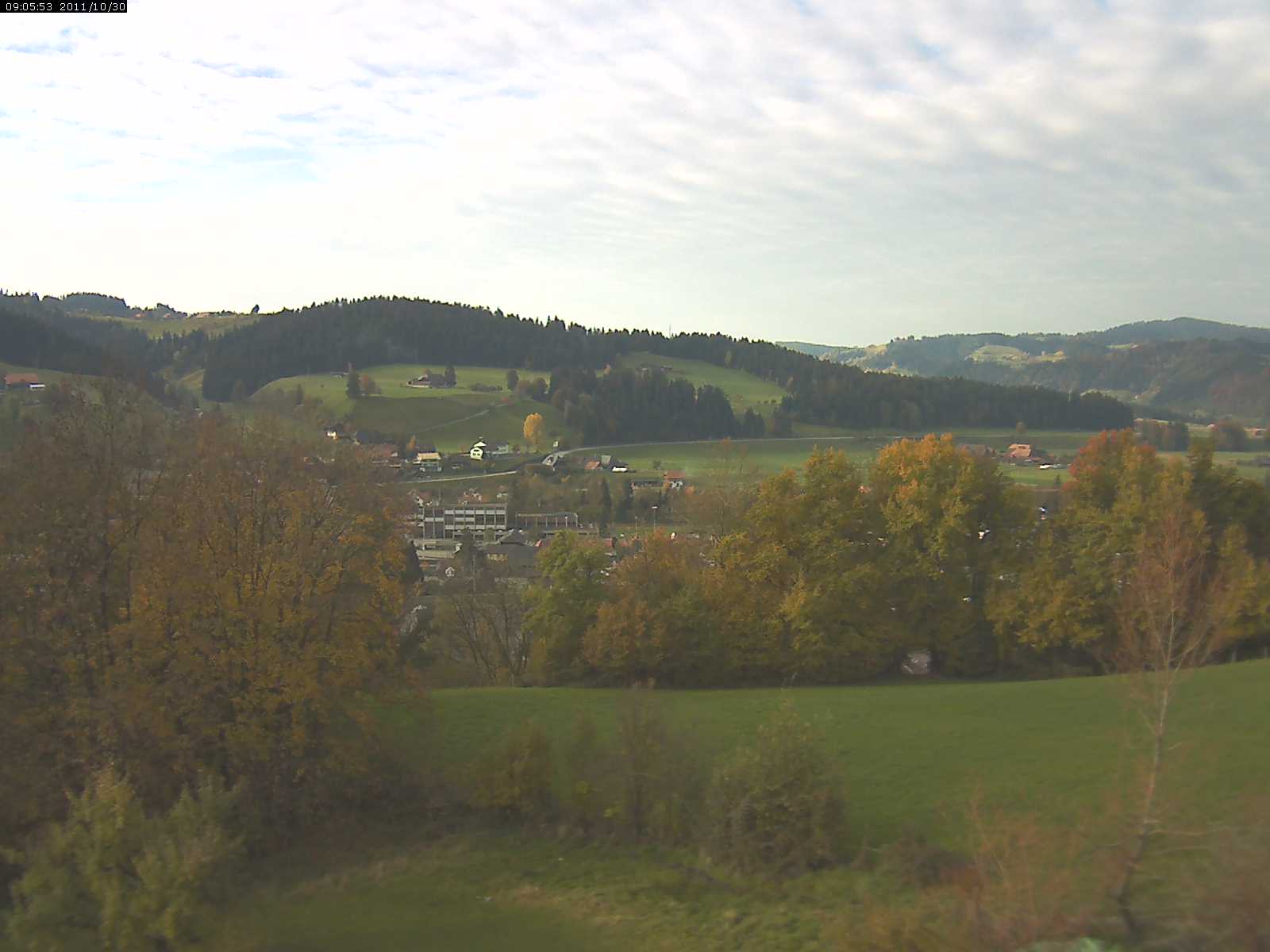 Webcam-Bild: Aussicht vom Dorfberg in Langnau 20111030-090600