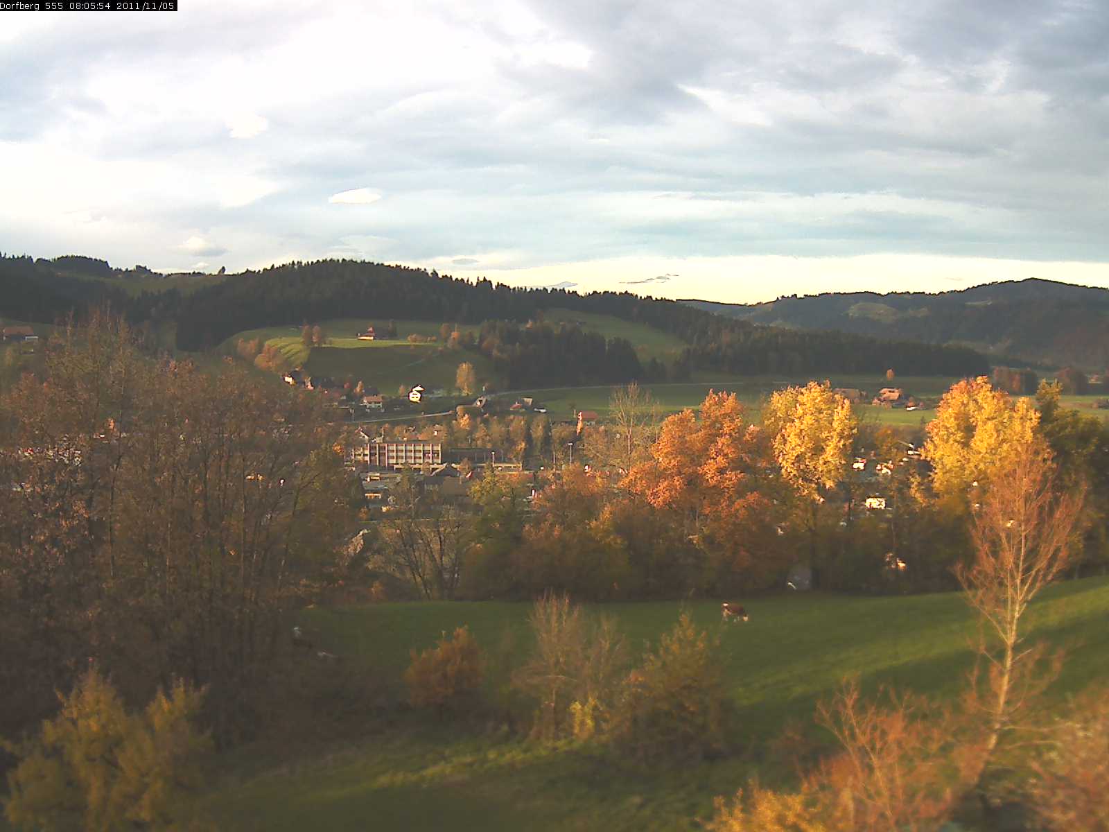 Webcam-Bild: Aussicht vom Dorfberg in Langnau 20111105-080600