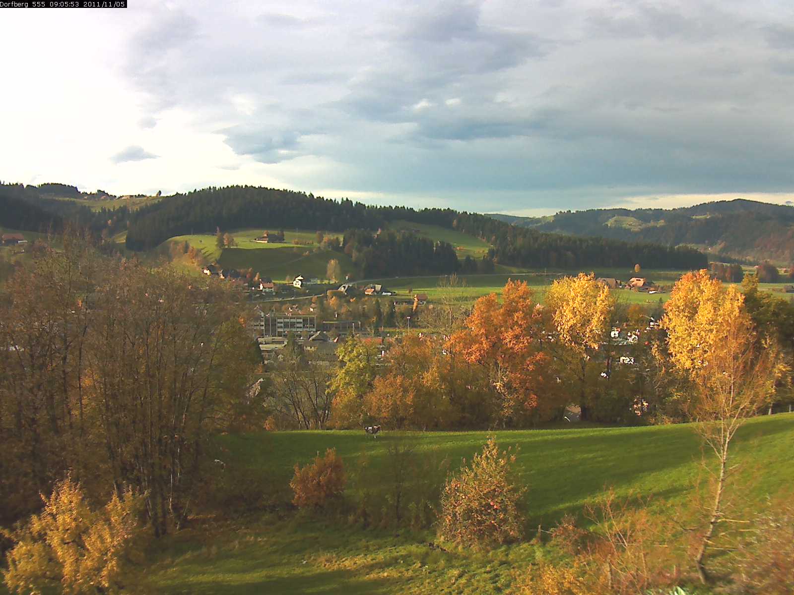 Webcam-Bild: Aussicht vom Dorfberg in Langnau 20111105-090600