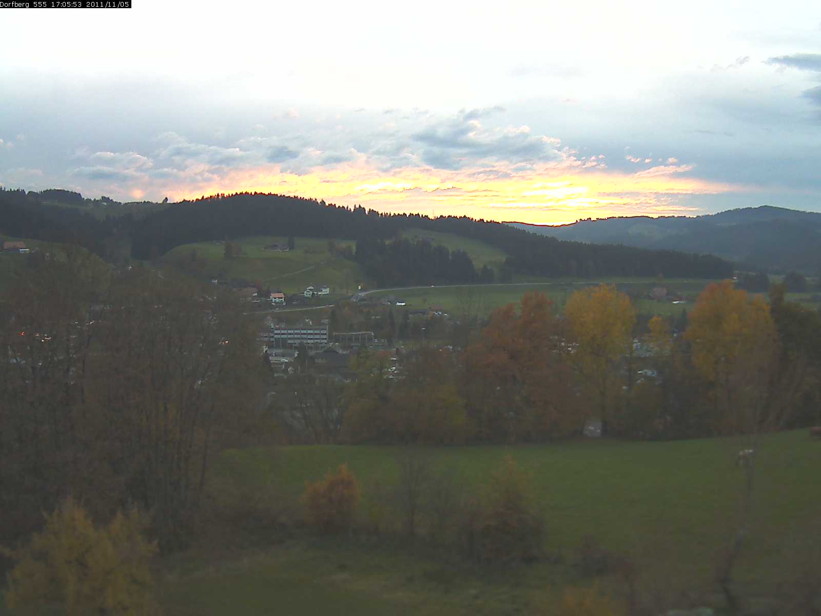 Webcam-Bild: Aussicht vom Dorfberg in Langnau 20111105-170600