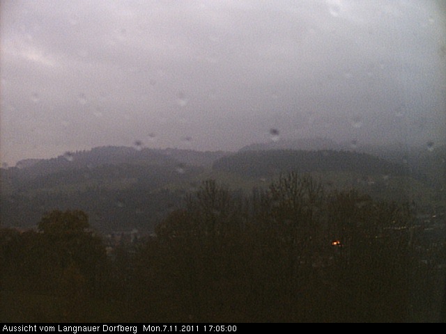 Webcam-Bild: Aussicht vom Dorfberg in Langnau 20111107-170500