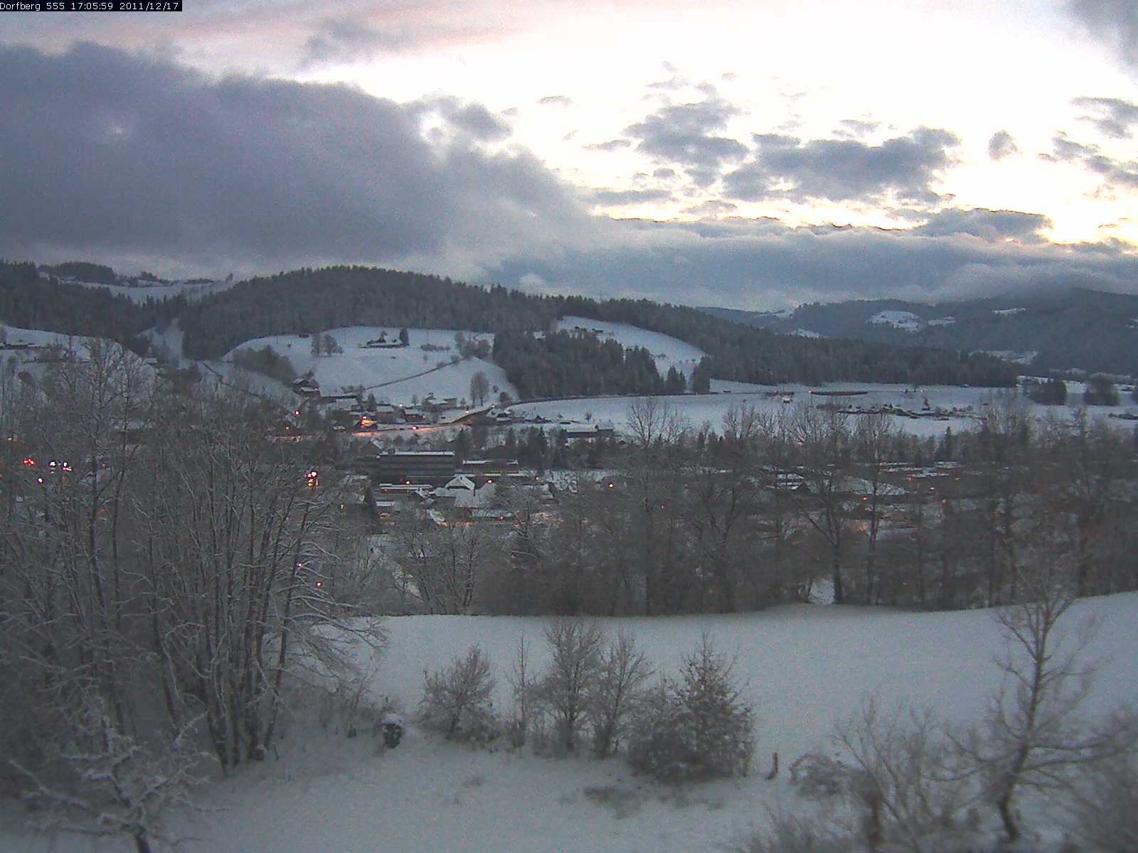 Webcam-Bild: Aussicht vom Dorfberg in Langnau 20111217-170600