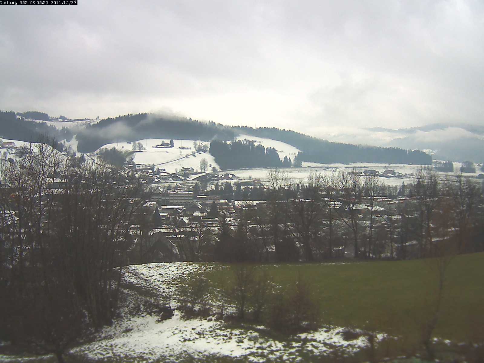 Webcam-Bild: Aussicht vom Dorfberg in Langnau 20111229-090600