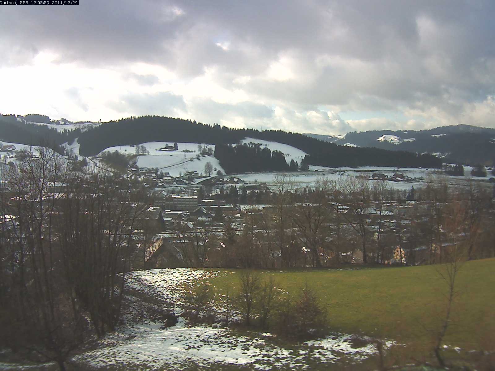 Webcam-Bild: Aussicht vom Dorfberg in Langnau 20111229-120600