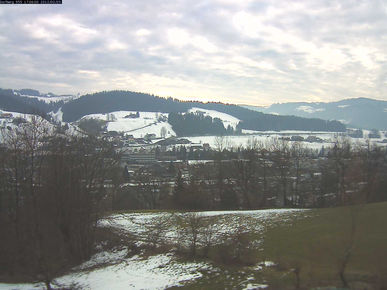 Webcam-Bild: Aussicht vom Dorfberg in Langnau 20120225-170600