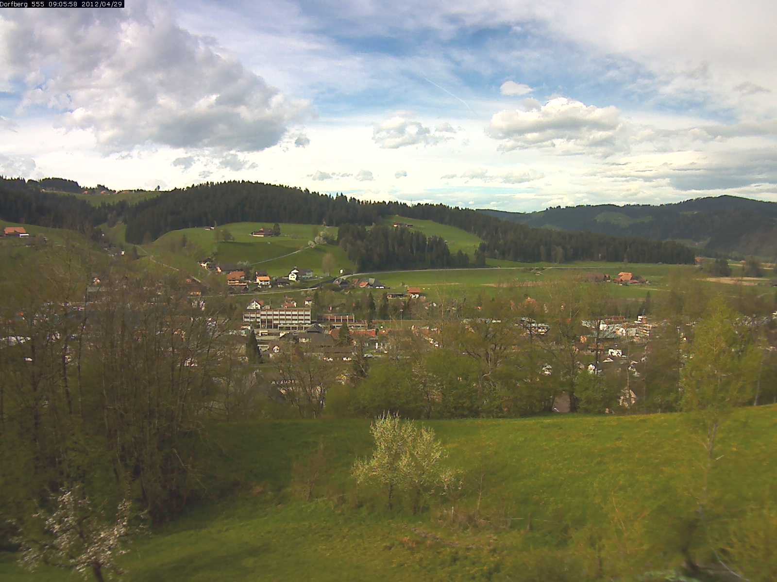 Webcam-Bild: Aussicht vom Dorfberg in Langnau 20120429-090600