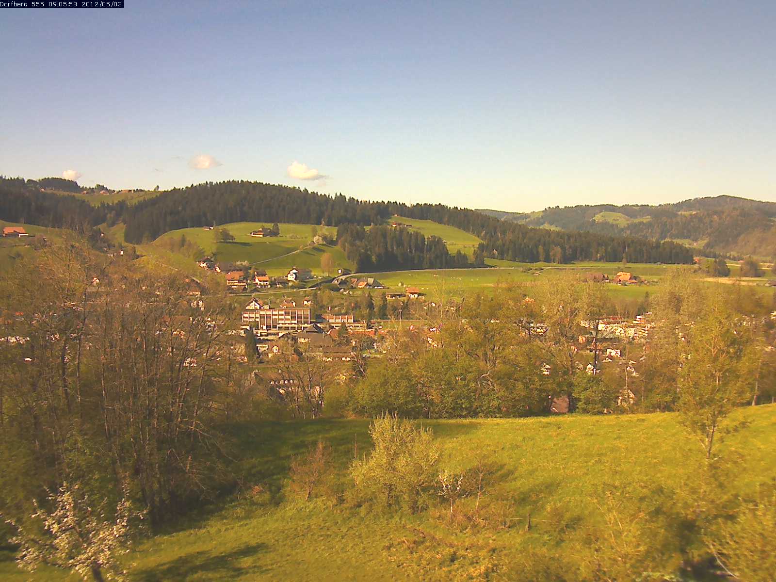 Webcam-Bild: Aussicht vom Dorfberg in Langnau 20120503-090600