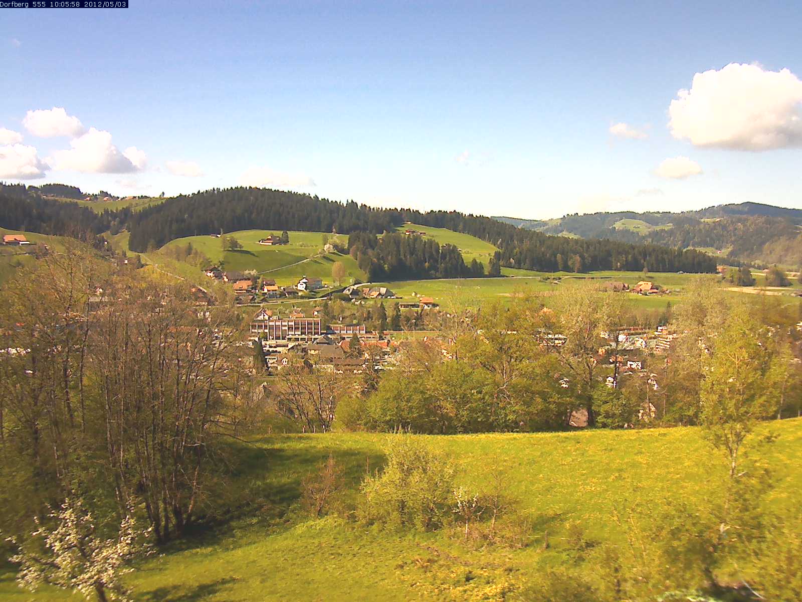 Webcam-Bild: Aussicht vom Dorfberg in Langnau 20120503-100600