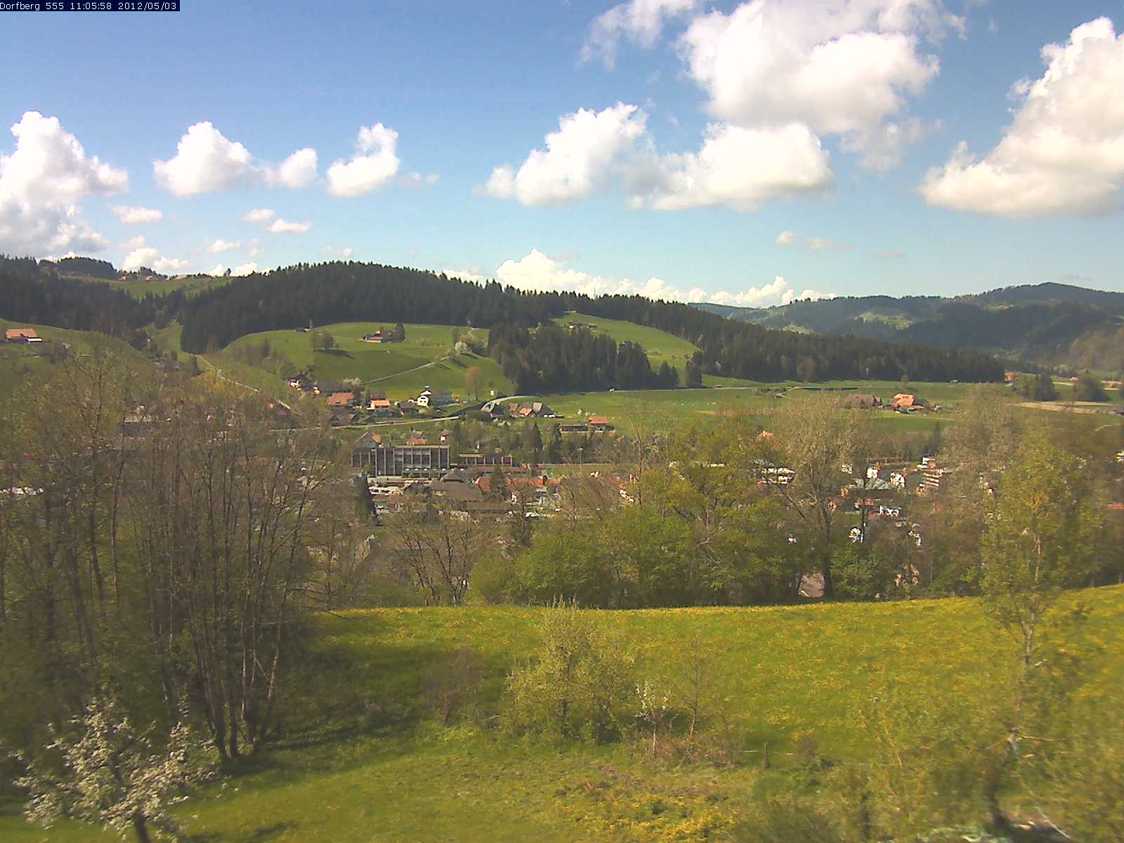 Webcam-Bild: Aussicht vom Dorfberg in Langnau 20120503-110600
