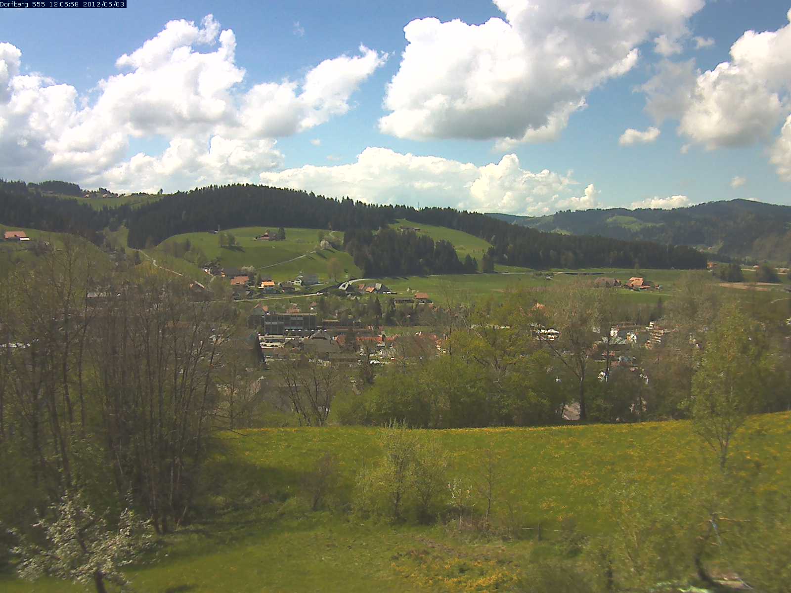 Webcam-Bild: Aussicht vom Dorfberg in Langnau 20120503-120600