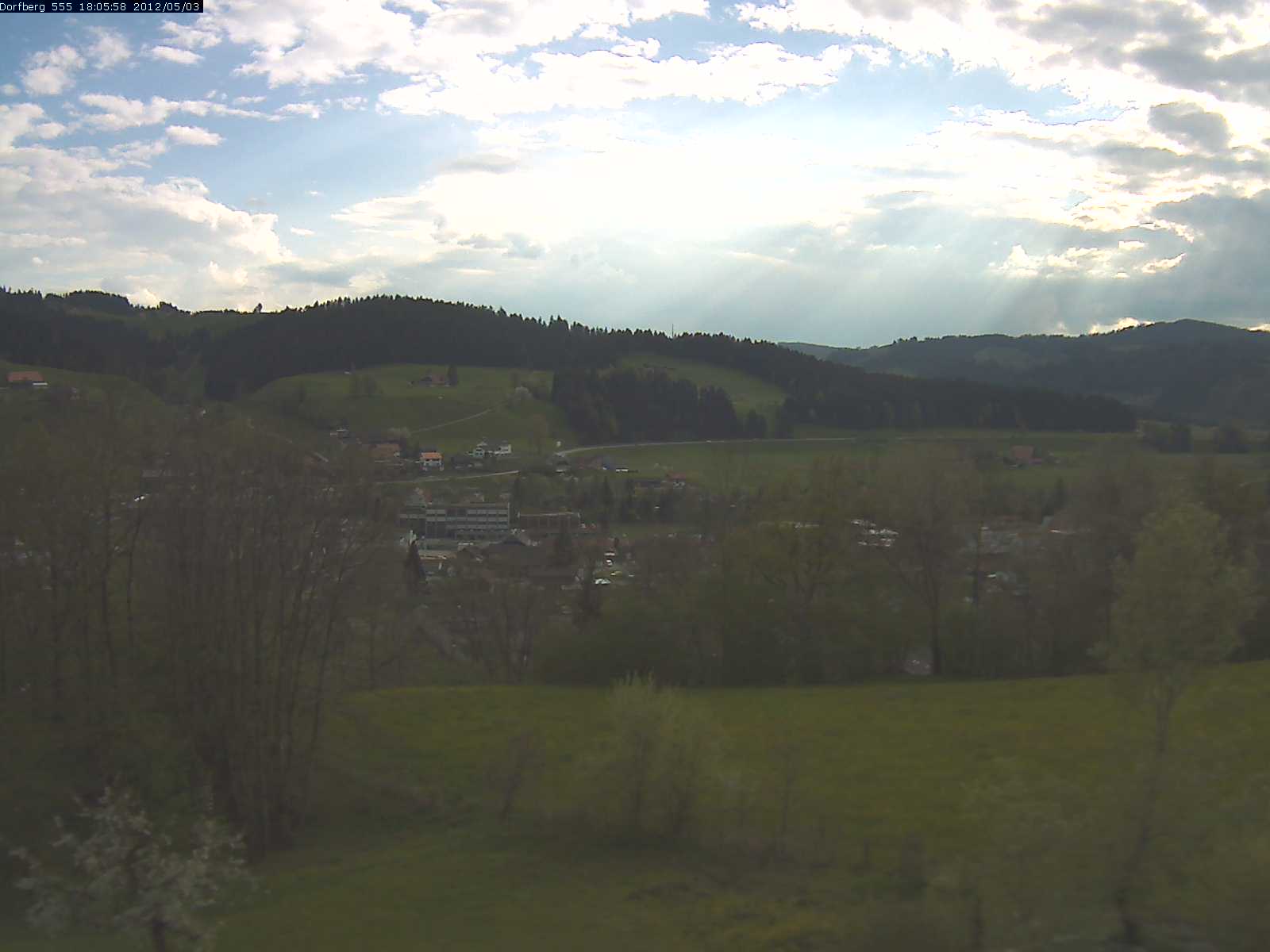 Webcam-Bild: Aussicht vom Dorfberg in Langnau 20120503-180600