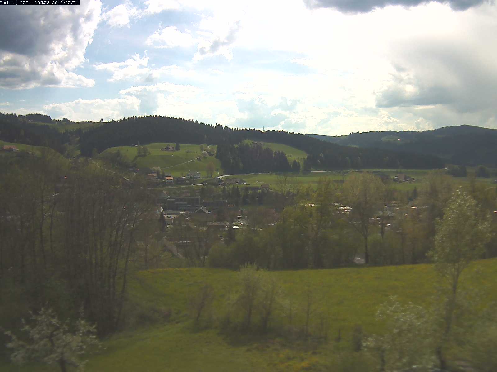 Webcam-Bild: Aussicht vom Dorfberg in Langnau 20120504-160600